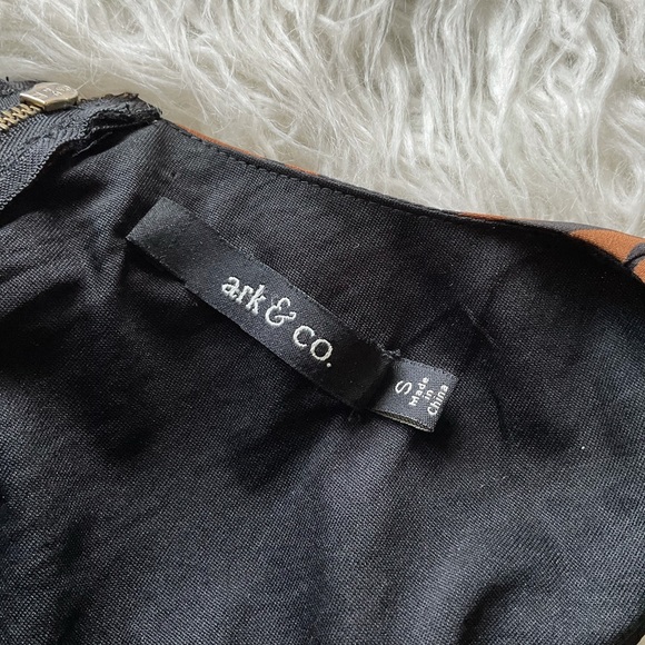 Ark & Co Geometric Pattern Cut-Out Waist‎ Dress - Picture 4 of 8